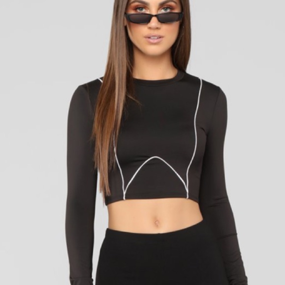 Hangin' On Long Sleeve Top - Black